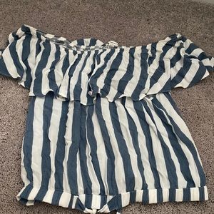 Off the shoulder shirt from American Eagle.